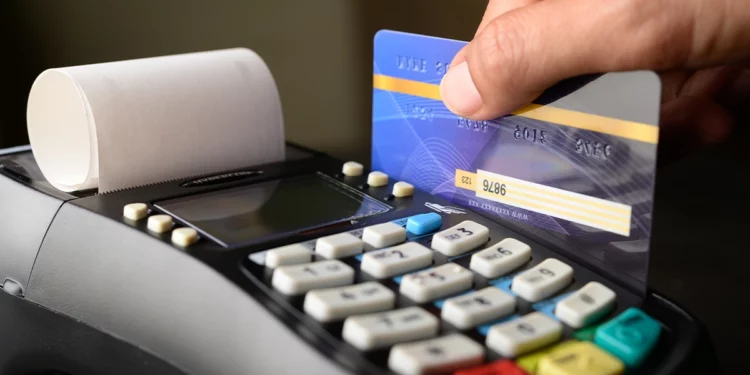 Saiba as vantagens e desvantagens do cartão de crédito